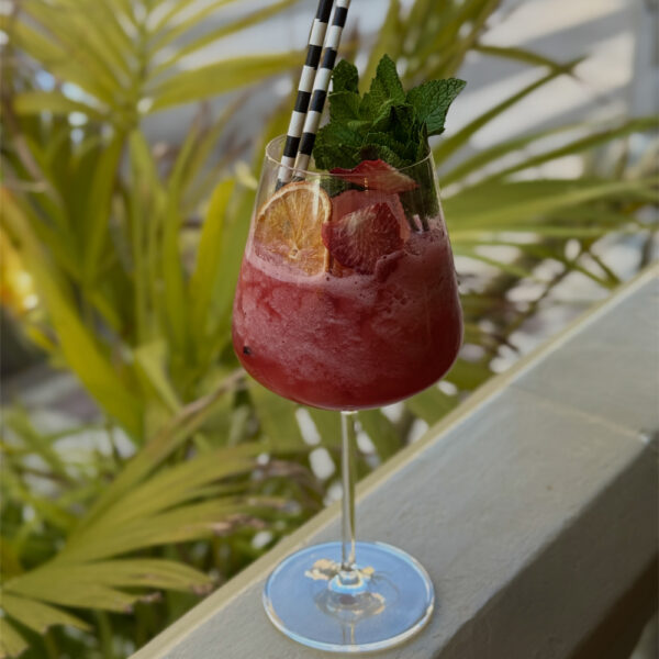 <div style="text-align:center">Frozen Strawberry Daiquiri</div>